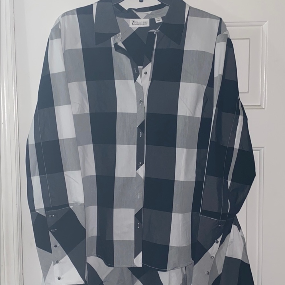 High-low top black and white check